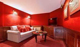 suite -1 letto king size, camere non fumatori, minibar, aria condizionata, bollitore per caffè, accappatoio e pantofole