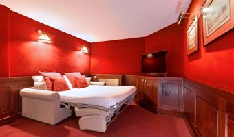 suite -1 letto king size, camere non fumatori, minibar, aria condizionata, bollitore per caffè, accappatoio e pantofole