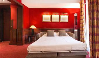 suite -1 letto king size, camere non fumatori, minibar, aria condizionata, bollitore per caffè, accappatoio e pantofole