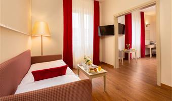 1 letto matrimoniale king size, camera per famiglie, secondo letto divano letto doppio