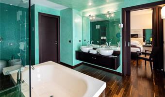 suite -1 letto king size, camere non fumatori, balcone, salottino, pavimento in parquet