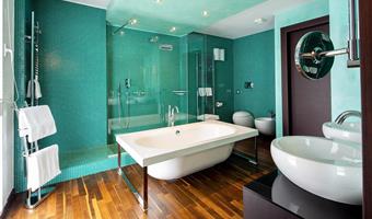 suite -1 letto king size, camere non fumatori, balcone, salottino, pavimento in parquet