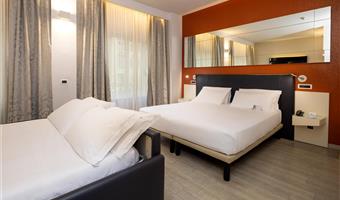 1 letto matrimoniale queen size oppure 2 letti singoli, camera per famiglie, divano letto queen size, wi-fi