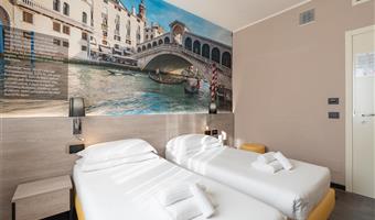 1 letto matrimoniale king size, camera stile classico, letto doppio su richiesta