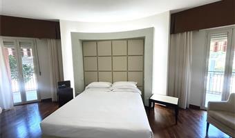 1 letto matrimoniale king size, suite junior, divano letto singolo