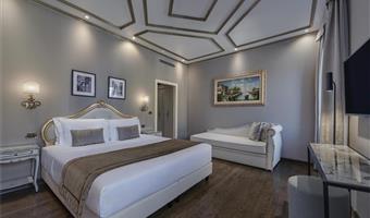 1 letto queen size, 1 divano letto singolo, camere non fumatori, camera tripla in stile classico,  letti singoli su richiesta