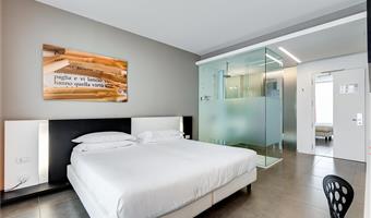 1 letto matrimoniale king size, camera classic, wi-fi, televisione digitale, minibar con acqua gratuita