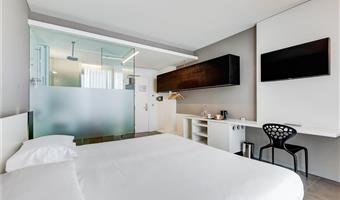 1 letto matrimoniale king size, camera privilege, wi-fi, televisione digitale, bevande analcoliche gratuite nel minibar, parcheggio in garage gratuito