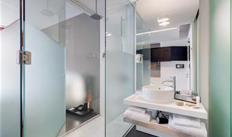 1 letto matrimoniale king size, camera privilege, wi-fi, televisione digitale, bevande analcoliche gratuite nel minibar, parcheggio in garage gratuito