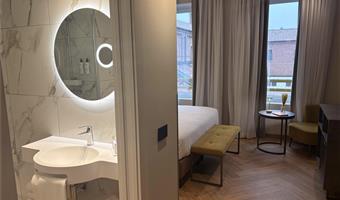 1 letto matrimoniale king size, camera comfort, convertibile in due letti gemelli