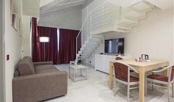 appartamento - 2 letti queen size, edificio separato, due piani, due camere da letto, 2 bagni, divano letto, balcone