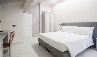 appartamento - 2 letti queen size, edificio separato, due piani, due camere da letto, 2 bagni, divano letto, balcone