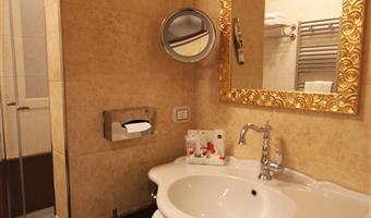 1 letto singolo, camere non fumatori, letto francese, camera stile classico, smart tv 43