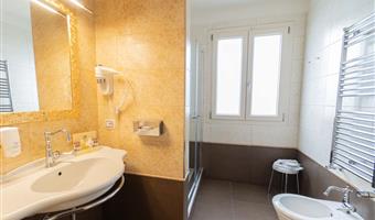 1 letto matrimoniale king size, camere non fumatori, camera superior, vista sul golfo, smart tv 43