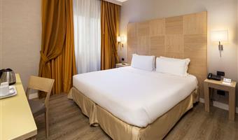 1 letto queen size e 1 letto singolo, divano letto