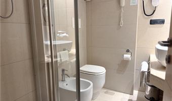 1 letto queen size e 1 letto singolo, divano letto