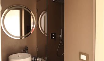 1 letto king size e 1 divano letto singolo, camera tripla, wi-fi ad alta velocità, cassaforte, bollitore