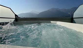 1 letto matrimoniale king size, camere non fumatori, suite junior, divano letto, balcone, idromassaggio, accappatoio e pantofole