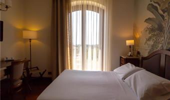 1 letto matrimoniale queen size, camera standard, letto doppio su richiesta