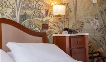1 letto matrimoniale queen size, camera standard, letto doppio su richiesta