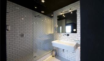 1 letto matrimoniale king size, camere non fumatori, suite junior, minibar gratuito, accappatoio e pantofole, doccia