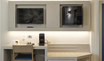 1 letto matrimoniale queen size, camere non fumatori, camera comfort, vista sul giardino, parcheggio di fronte alla camera, accesso gratuito al centro benessere, bollitore per caffè