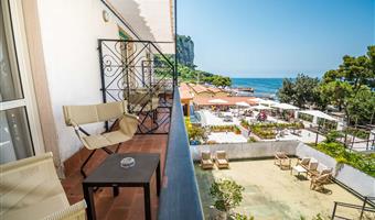 1 letto matrimoniale king size, camere non fumatori, camera standard, balcone, vista parziale sul mare, convertibile in due letti gemelli, colazione completa