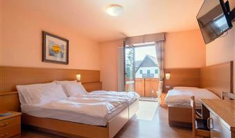 1 letto queen size convertibile in 2, 2 letti singoli, non fumatori, family, vista montagna, balcone
