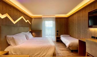 1 letto queen size e 1 letto singolo, camere non fumatori, camera comfort, balcone, vista sulla montagna