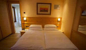 1 letto queen size, 2 letti singoli, camere non fumatori, camera per famiglie, camera comfort, balcone, vista sulla montagna