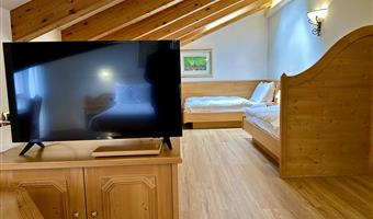 1 letto queen size, 2 letti singoli, camere non fumatori, camera per famiglie, camera comfort, balcone, vista sulla montagna