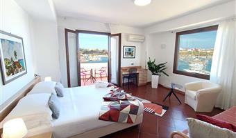 1 letto matrimoniale queen size, camere non fumatori, suite junior, divano letto per uno, terrazza, sea view