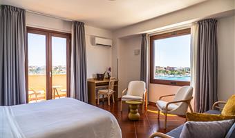 1 letto matrimoniale queen size, camere non fumatori, suite junior, divano letto per uno, terrazza, sea view