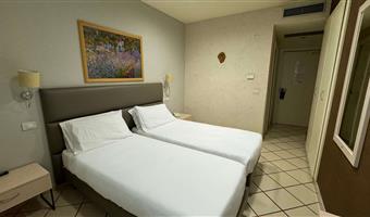 1 letto matrimoniale queen size, camera superior non fumatori, letti singoli su richiesta