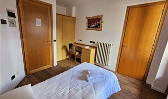 1 letto singolo, camere non fumatori, balcone, vista sulla montagna, solo doccia