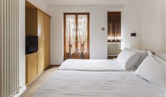 1 letto matrimoniale king size, camere non fumatori, balcone, vista sulla montagna, solo doccia
