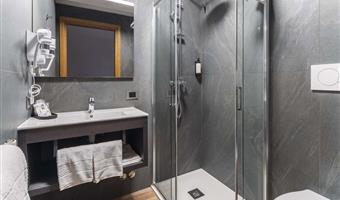 1 letto king size 1 letto singolo, camere non fumatori, vista sulla montagna, solo doccia