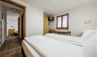 1 letto queen size, 2 letti singoli, camere non fumatori, camera per famiglie, due camere da letto, vista sulla montagna, solo doccia