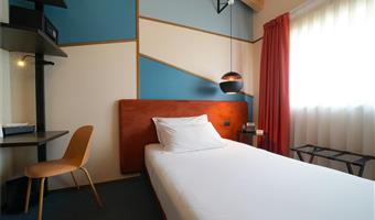1 letto singolo francese, camera non fumatori con letto francese (larghezza: 140 centimetri)