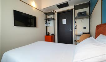 1 letto singolo francese, camera non fumatori con letto francese (larghezza: 140 centimetri)