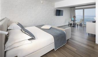 1 letto matrimoniale queen size, camere non fumatori, suite junior, sea view, colazione completa