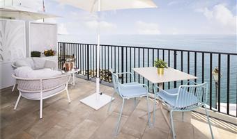 1 letto matrimoniale queen size, camere non fumatori, suite junior, terrazza, sea view, colazione completa