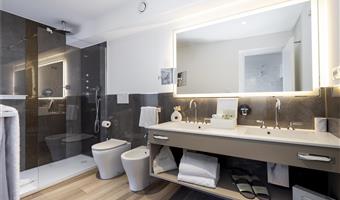 1 letto matrimoniale queen size, camere non fumatori, suite junior, terrazza, sea view, colazione completa