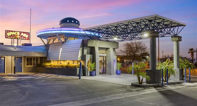 Esterni del Best Western Space Age Lodge - Gila Bend - 03004