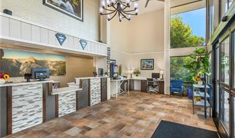 Hall del Best Western Plus Sonora Oaks Hotel & Conference Center a Sonora - 05408