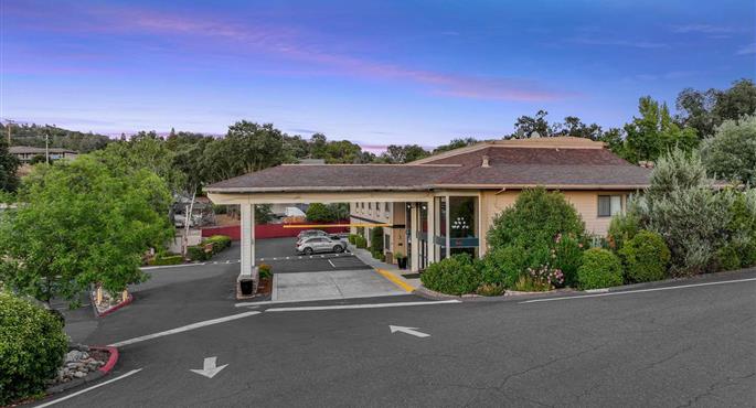 Esterni del Best Western Plus Sonora Oaks Hotel & Conference Center - Sonora - 05408