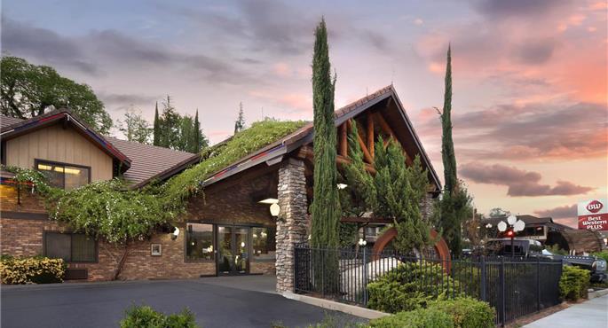 hotel oakhurst 05422 f
