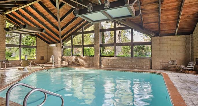 Piscina del Best Western Plus Yosemite Gateway Inn - Oakhurst - 05422