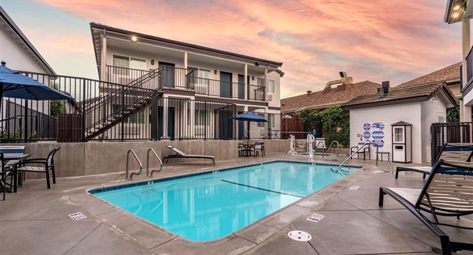 hotel watsonville 05426 f