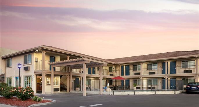 Esterni del Best Western Hanford Inn - Hanford - 05448